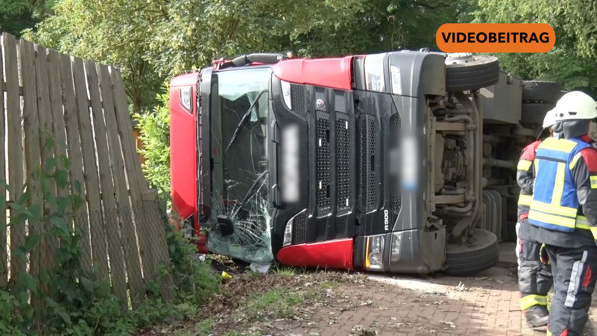 26 06 08 BL Bramsche Unfall Schweinetransporter