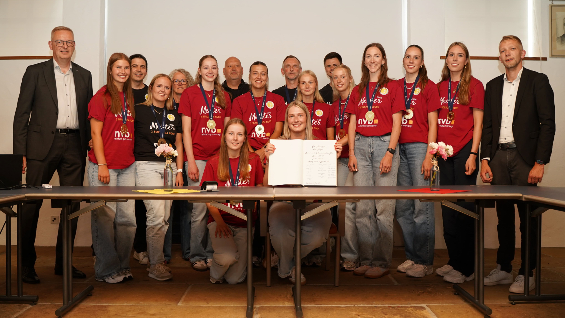 Gemeinde Emlichheim ehrt Volleyball-Meistermannschaft