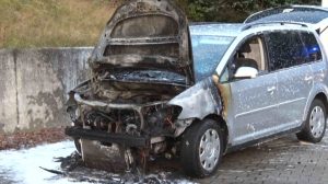 260911_Imkerauto brennt aus Ladung gerettet