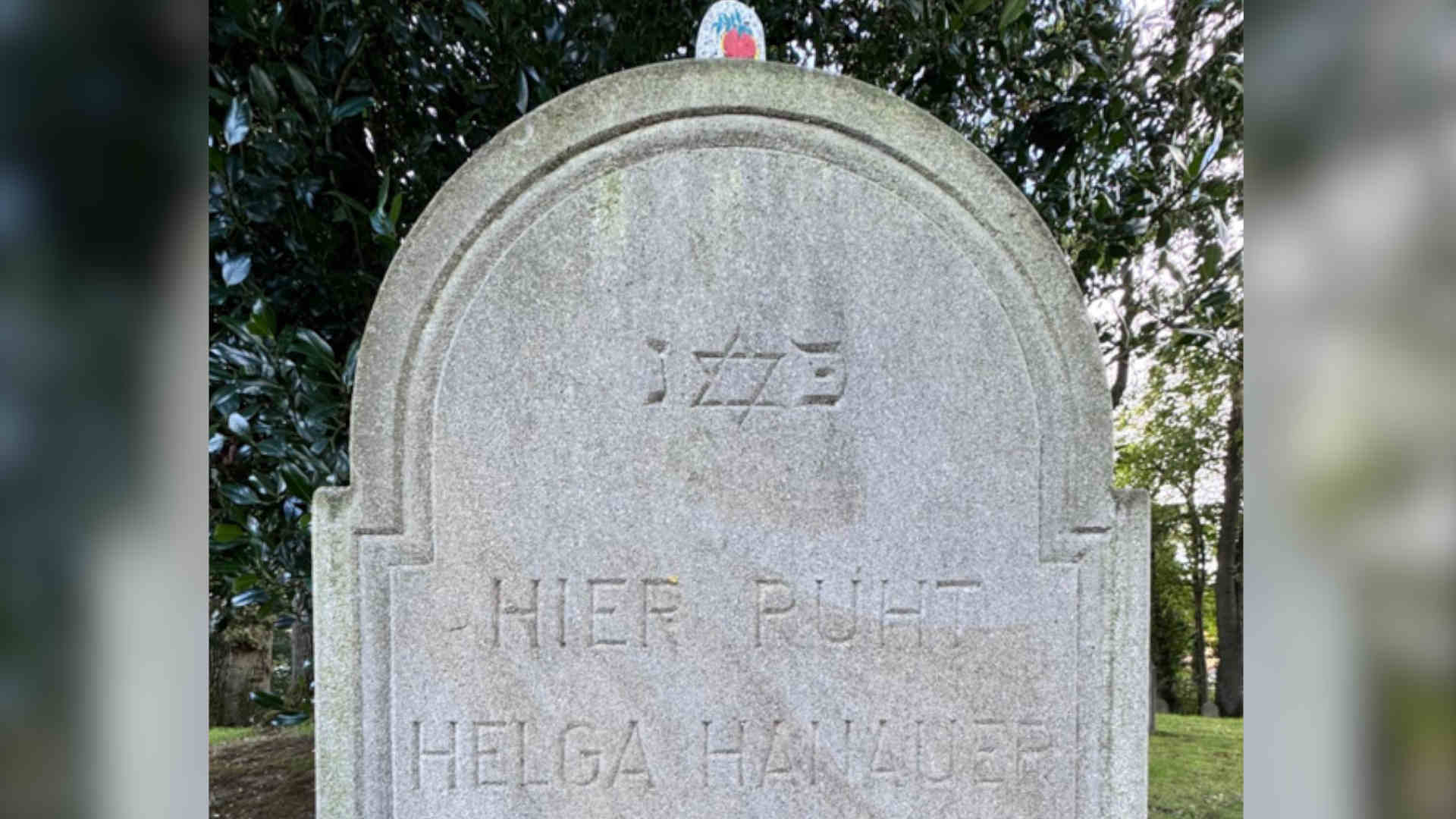 260928_Fuehrung erinnert an Helga Hanauer