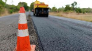 Symbolbild_Asphalt_Strasse_Arbeiten