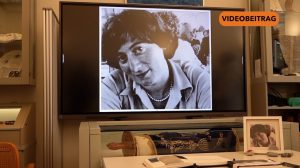 Helga Hanauer im Mittelpunkt der Jüdischen Schule