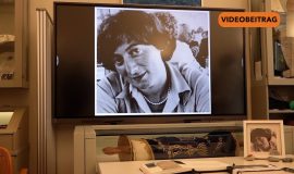 Helga Hanauer im Mittelpunkt der Jüdischen Schule